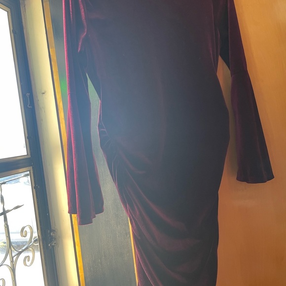 Maternity velvet soft stretchy dress - Picture 4 of 4